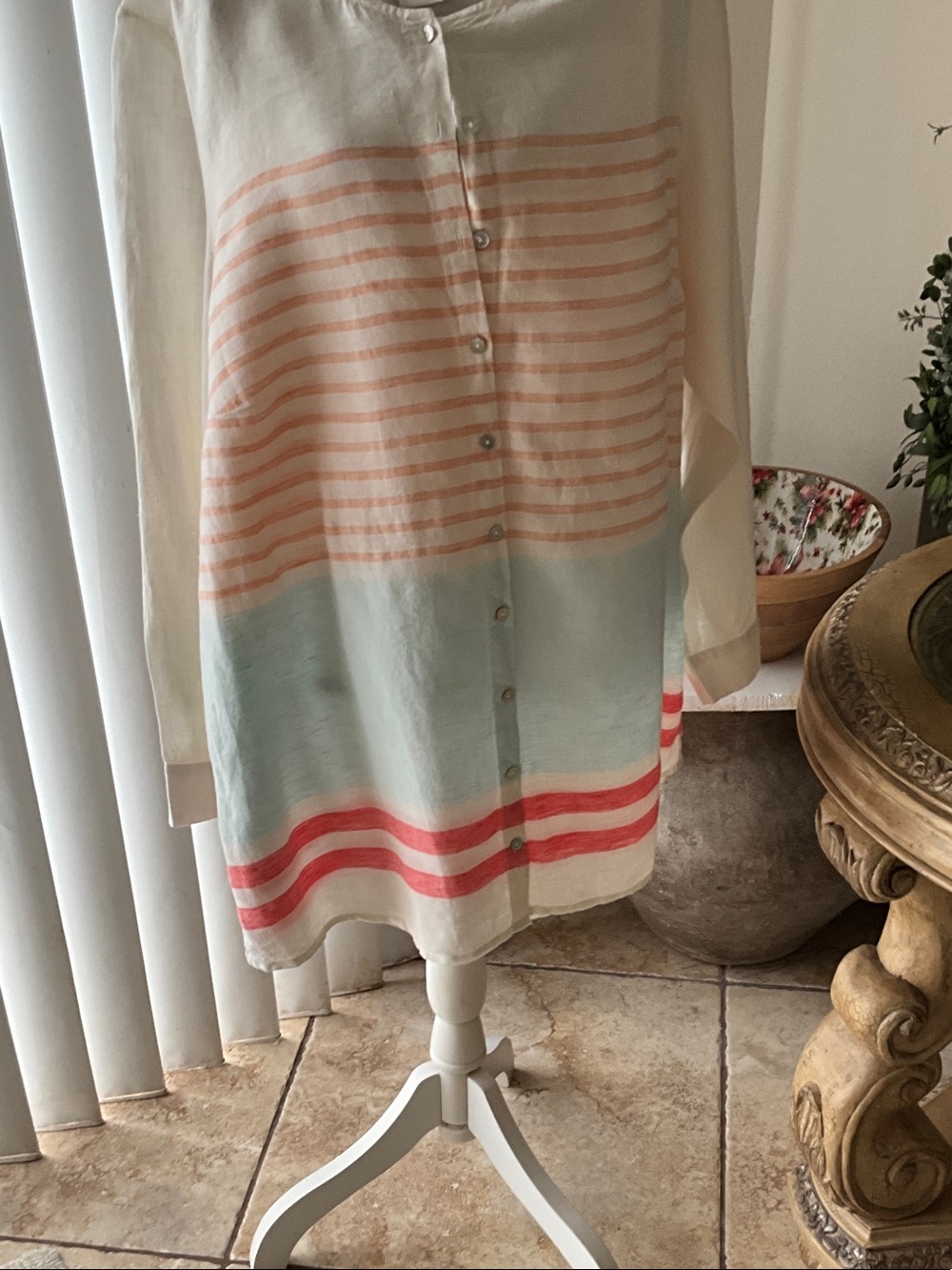 C&C California Cream Linen Button-Front Top